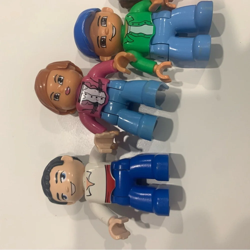 Lego Duplo family Colorful Kids Toy Figures Set cat mom dad kids